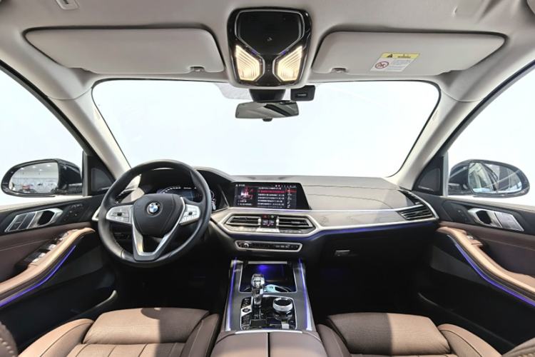 Used BMW X7 2022 xDrive40i Luxury Package with Leading Features
