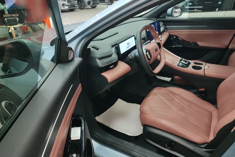 Used  L6 2025 EM-i 140km Starship Edition