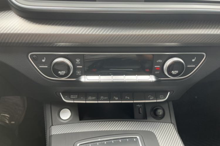 Used Audi Q5L 2020 45 TFSI Prestige Fashion Model
