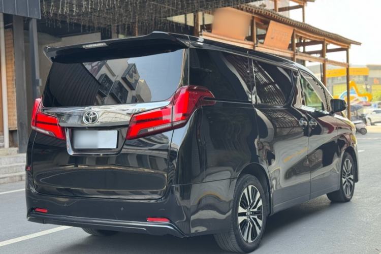 Used Toyota Alphard 2018 Revised Version 3.5L Premium Edition
