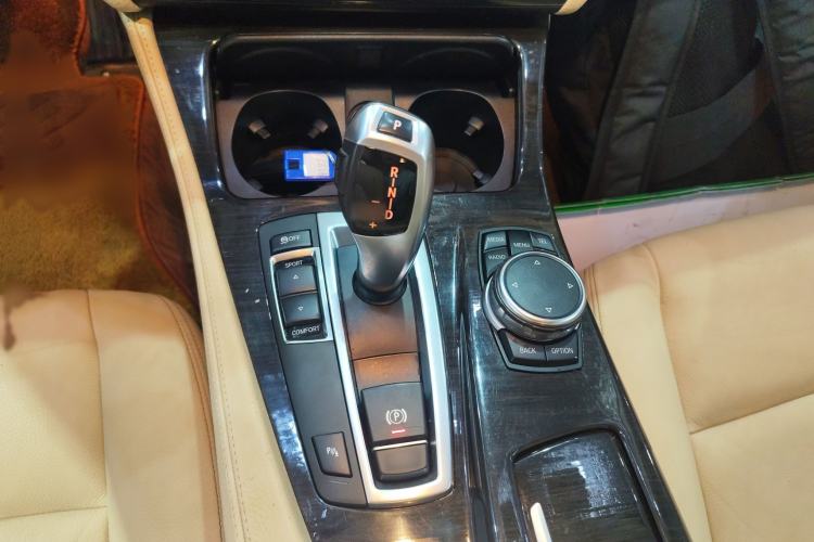 Used BMW 5 Series 2014 525Li Luxury Design Package
