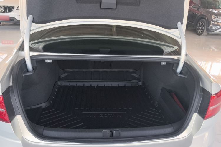 Used Volkswagen Magotan 2017 330TSI DSG Luxury Model
