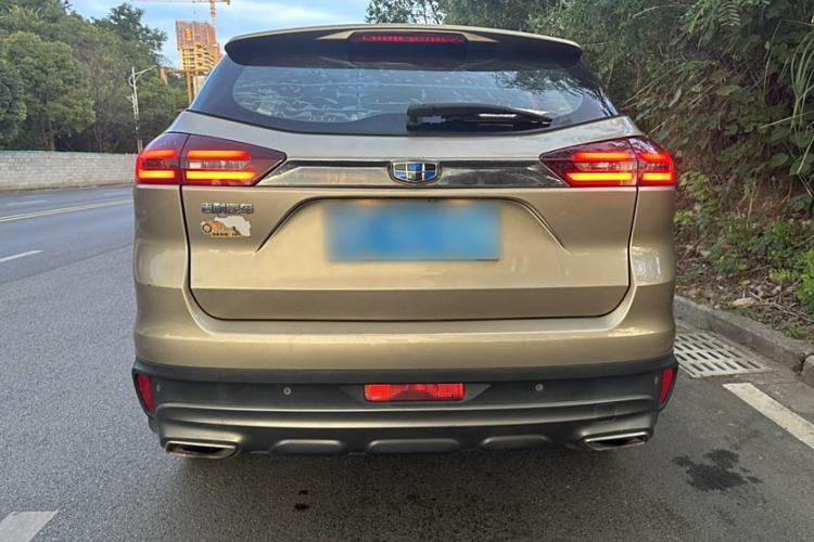 Used Geely Auto Emgrand X7 Sport 2018 1.8TD Automatic Two-Wheel Drive ZhiZun Model with 4G Connectivity
