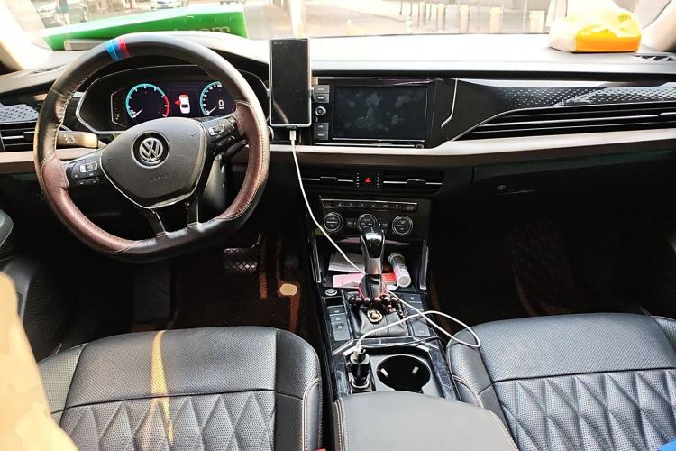 Used Volkswagen Passat 2019 330TSI Luxury Edition China VI Standard
