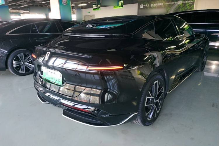 Used  06 2025 Max Extended-Range Edition
