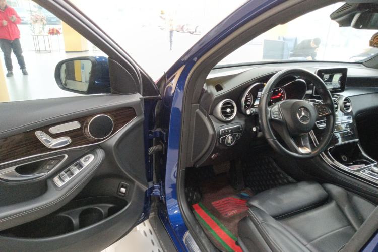 Used Mercedes-Benz GLC 2017 GLC 260 4MATIC Luxury Model