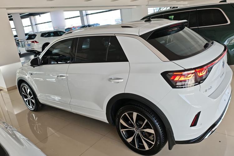 Used Volkswagen T-ROC 2023 300TSI DSG Two-Wheel-Drive Chen Guang Edition
