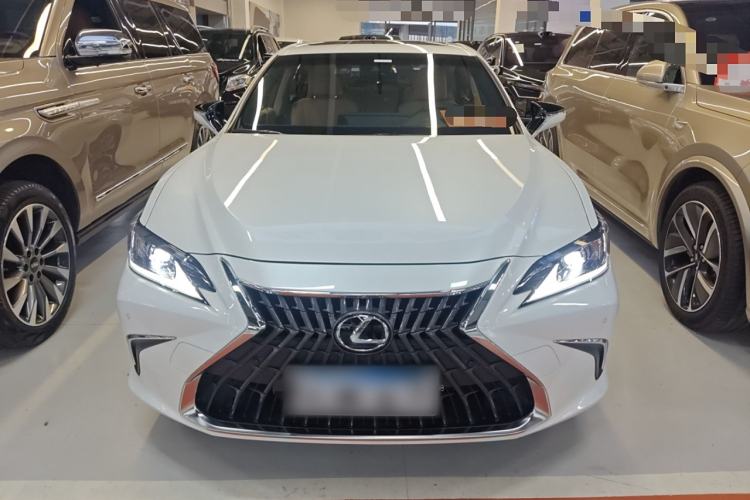 Used Lexus ES 2023 200 Excellence Edition
