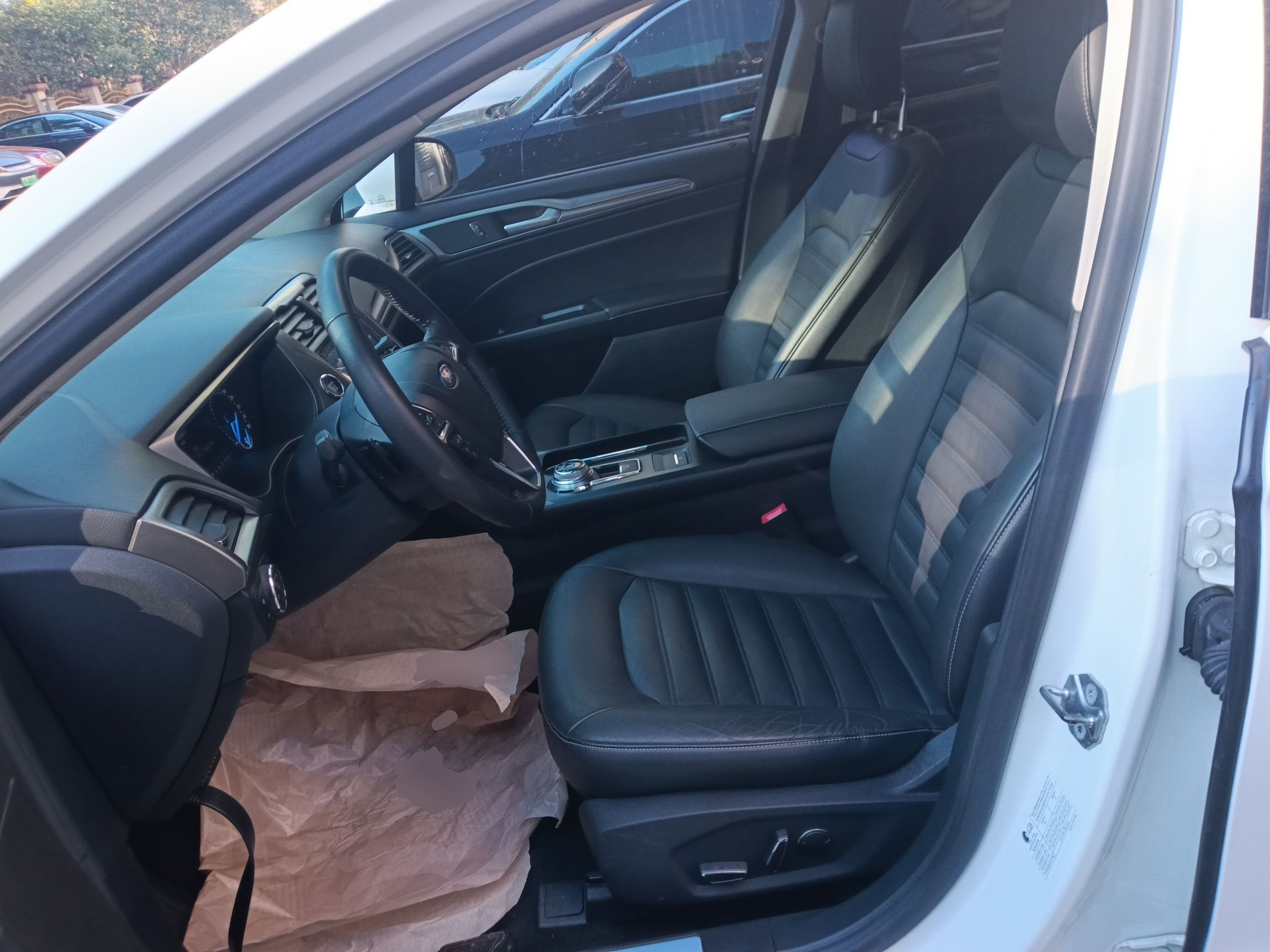 Переднее сиденье в автомобиле