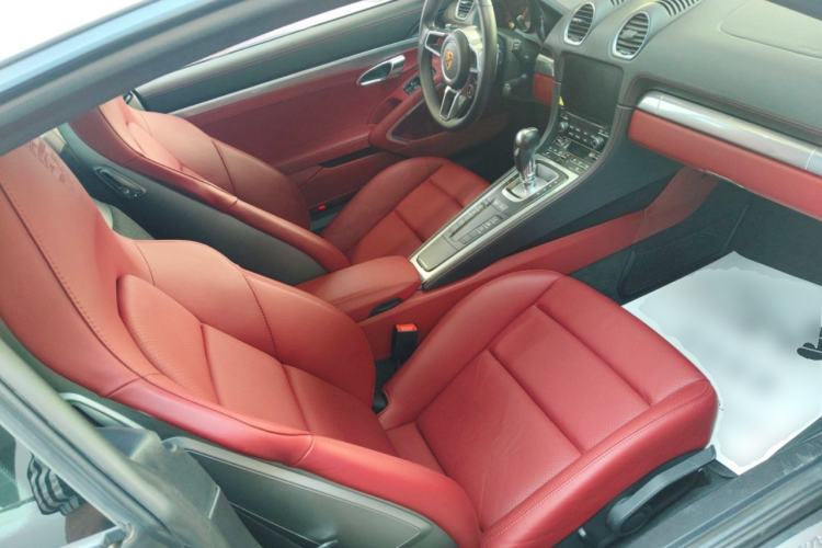 Used Porsche 718 2018 Cayman 2.0T
