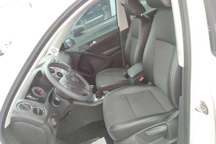 Used Volkswagen Tiguan L 2016 280TSI Automatic Two-Wheel-Drive Silk Road Style Edition
