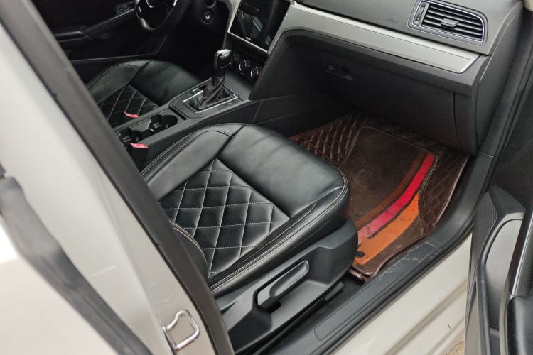 Used Volkswagen Lamando 2017 230TSI DSG Fashion Edition
