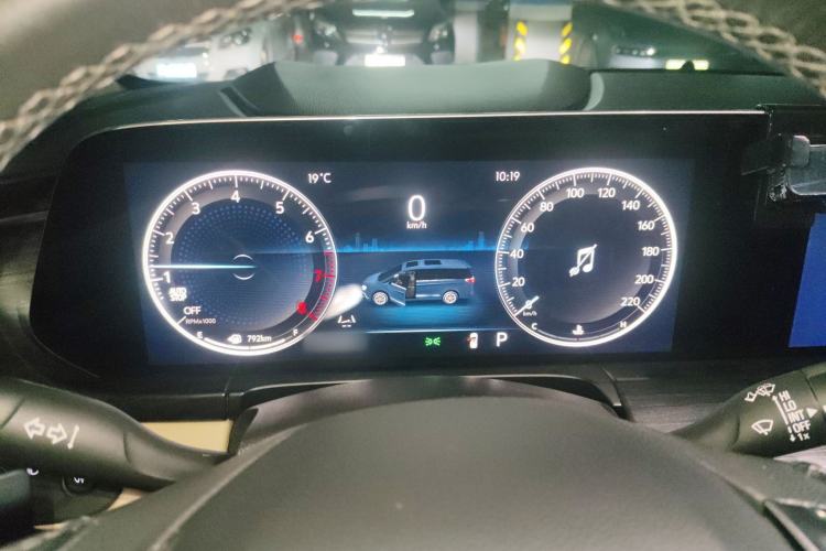 Used Buick GL8 2022 ES Landtrek 653T Luxury Edition
