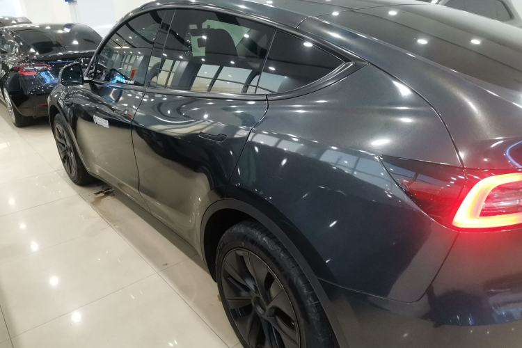 Used Tesla Model Y 2023 Long-Range All-Wheel-Drive Version