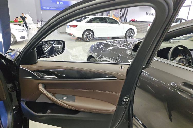 Used BMW 5 Series 2022 Second Facelift 525Li Luxury Package
