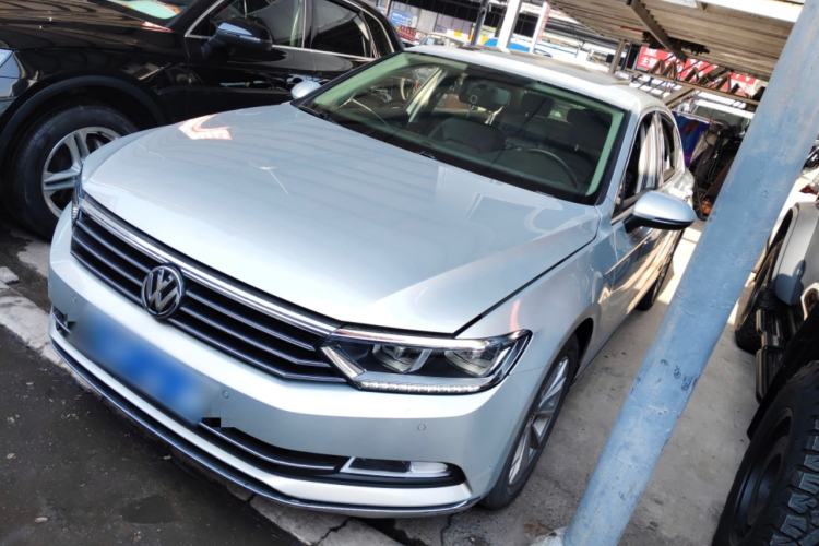 Used Volkswagen Magotan 2019 330TSI DSG Leading Model China VI Standard
