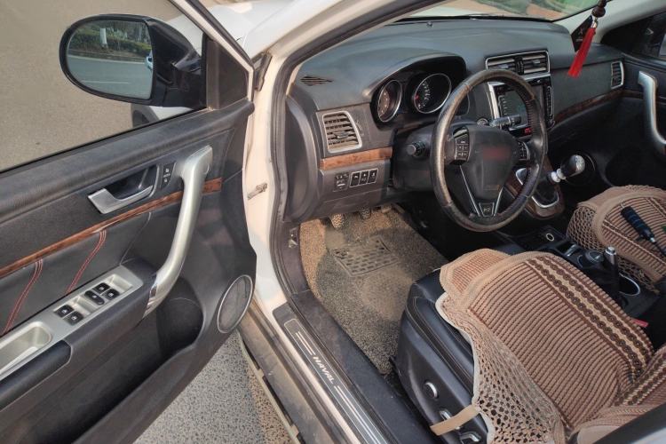 Used Haval H6 2015 Revised Version Sport Edition 1.5T Manual Transmission Two-Wheel Drive Elite Grade
