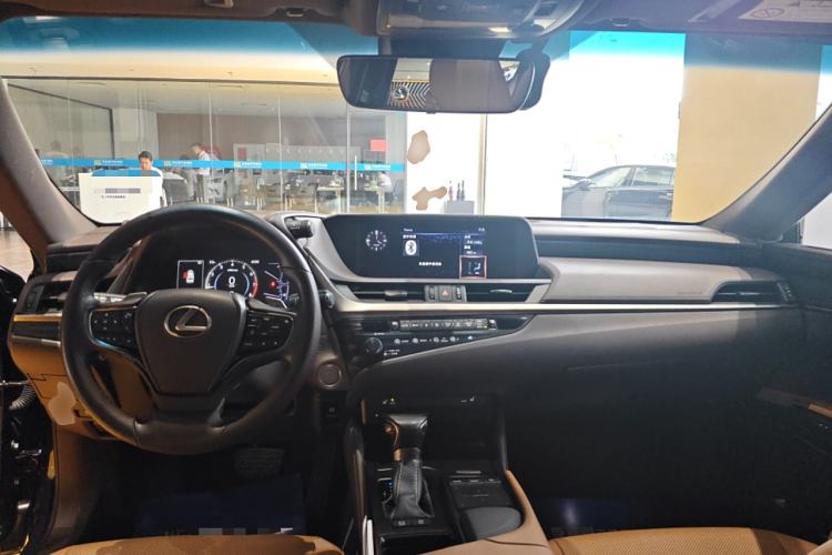 Used Lexus ES 2020 200 Excellence Edition
