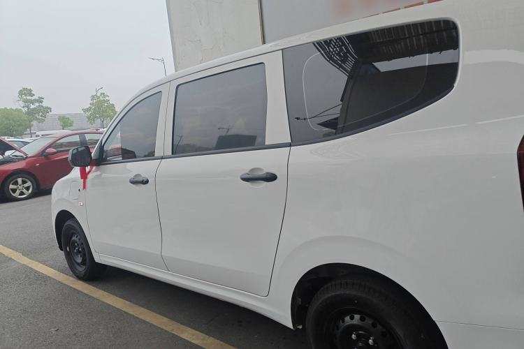 Used Wuling Hongguang New Energy 2024 All-Electric Model 300KM Practical Version
