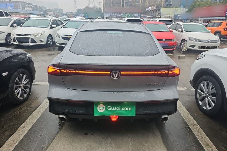 Used Changan UNI-V 2022 1.5T Prestige Version