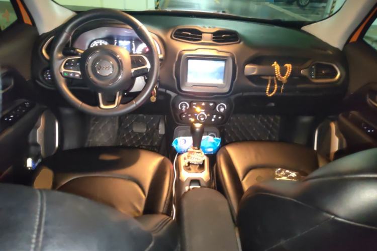 Used  Renegade 2018 Connected Large Screen Version 180T Automatic High-Energy Edition