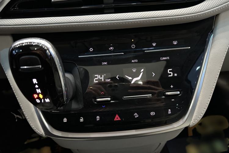 Used Buick GL8 2022 ES Landtrek 653T Comfort Edition