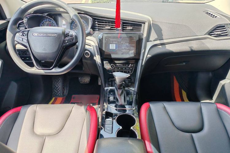 Used Venucia D60 2019 100 000 Honor 1.6L XL CVT Chenku Edition China VI Standard
