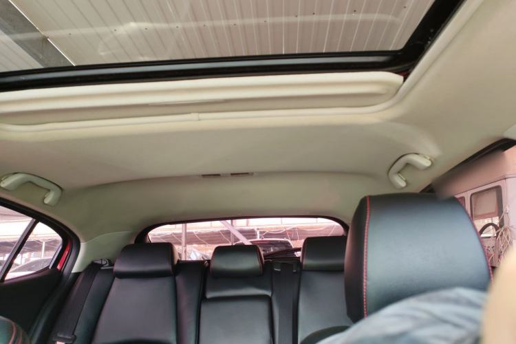 Used Mazda Mazda 3 Axela 2016 Hatchback 1.5L Automatic Luxury Model