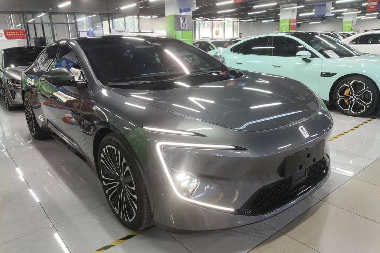 Used  12 2025 Ultra Extended-Range Edition
