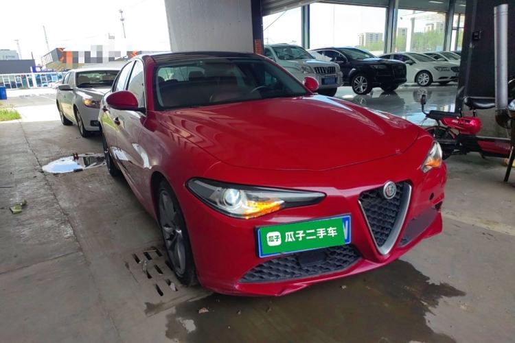 Used Alfa Romeo Giulia 2017 2.0T 200HP Luxury Edition
