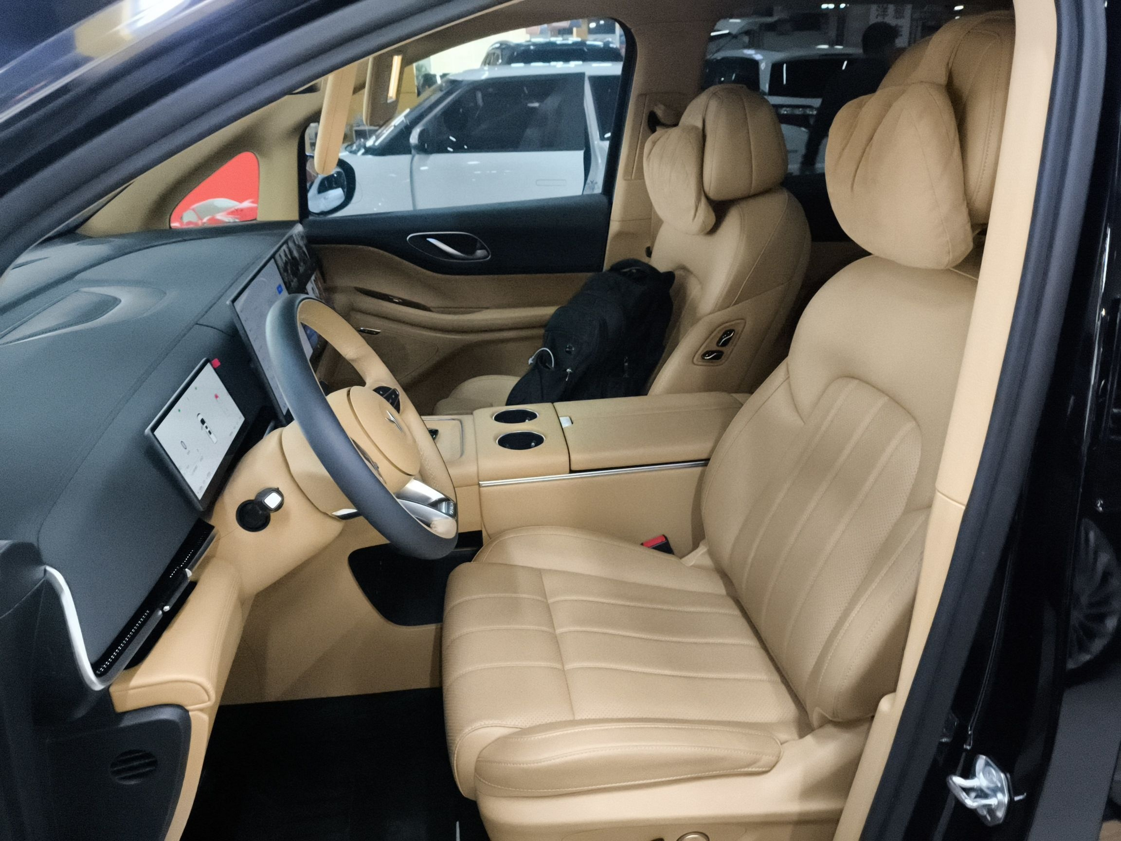 Переднее сиденье в автомобиле