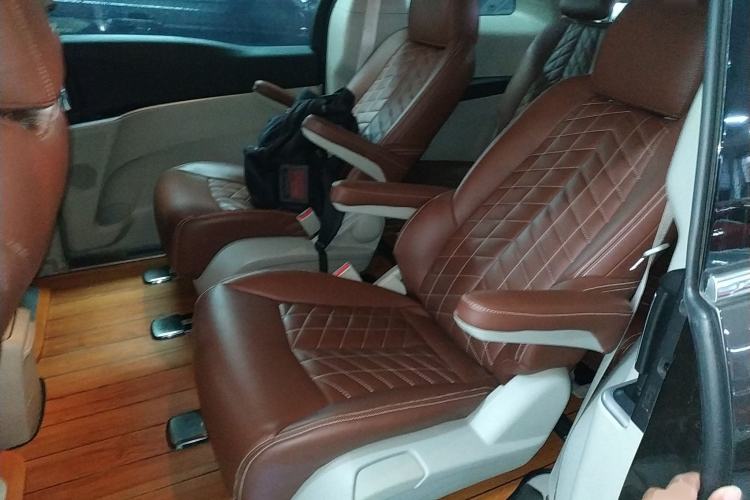 Used Buick GL8 2023 Land Executive Class Smart Enjoyment Model
