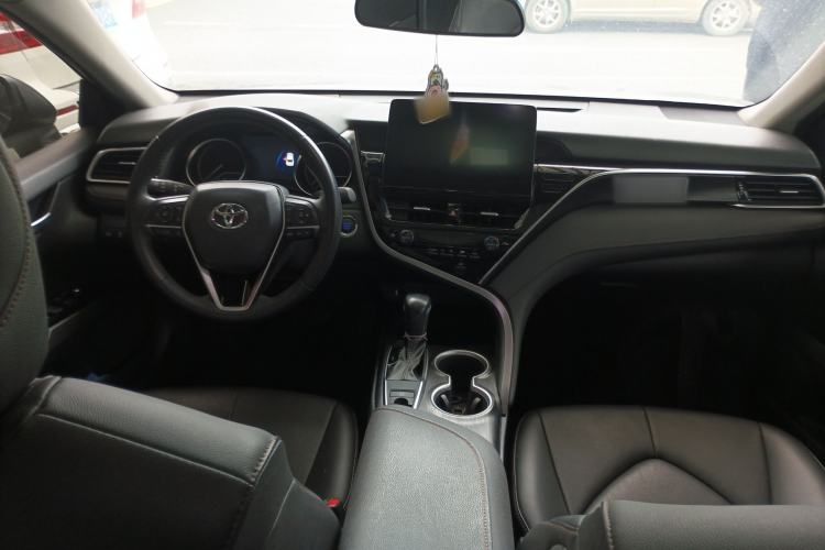 Used Toyota Camry 2021 2.0G Luxury Edition
