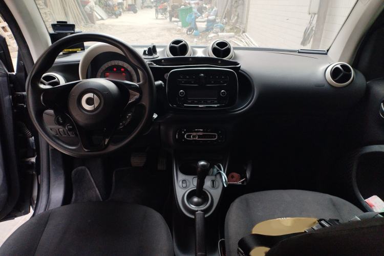 Used  fortwo 2018 1.0L 52kW Hardtop Dynamic Version China V
