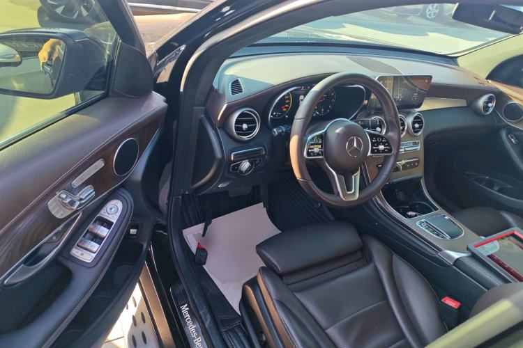 Used Mercedes-Benz GLC 2020 GLC 300 L 4MATIC Dynamic Edition
