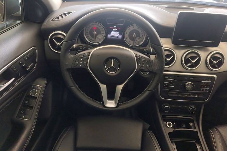 Used Mercedes-Benz GLA 2016 GLA 200 Fashion Model

