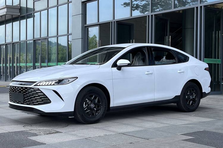 Used BYD Qin PLUS 2025 DM-i Smart Drive 55KM Leading Model
