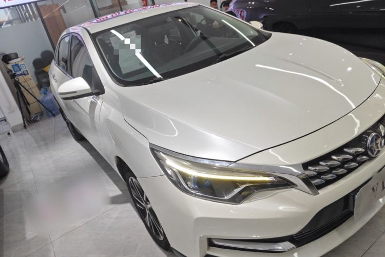 Used Venucia D60 2018 1.6L CVT Smart Connect Elite Edition
