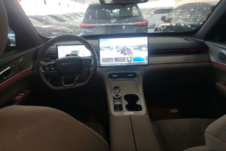 Used Chery Tiggo 8 PLUS 2025 290TGDI DCT Prestige 5-Seater