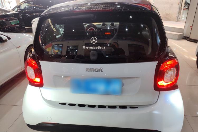 Used  fortwo 2015 1.0L 52 kW hardtop Dynamic version
