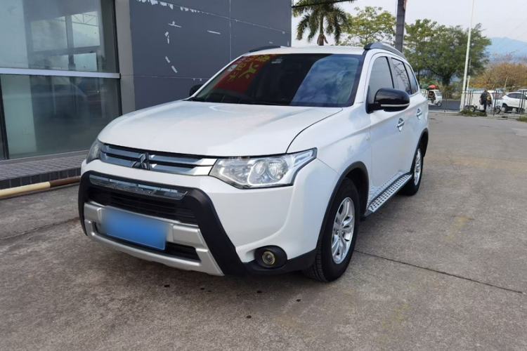 Used Mitsubishi Outlander 2014 2.0L Two-Wheel Drive Sport Value Edition 5 Seats
