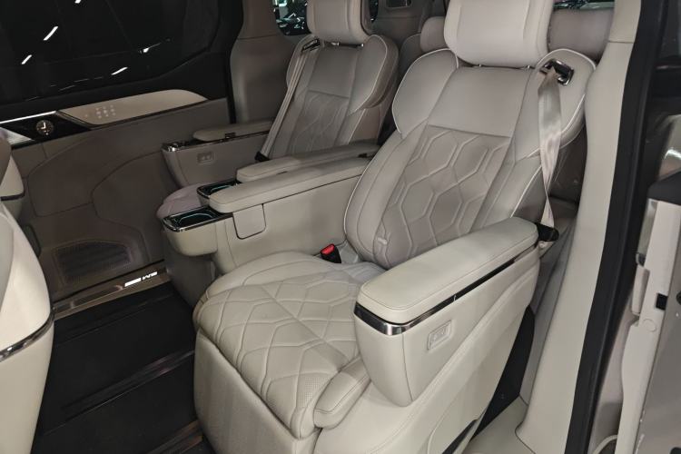 Used Volvo EM90 2025 Ultra Six-Seater