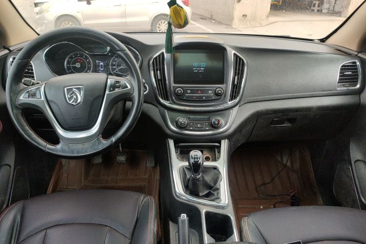 Used Baojun 560 2015 1.8L Manual Luxury Model

