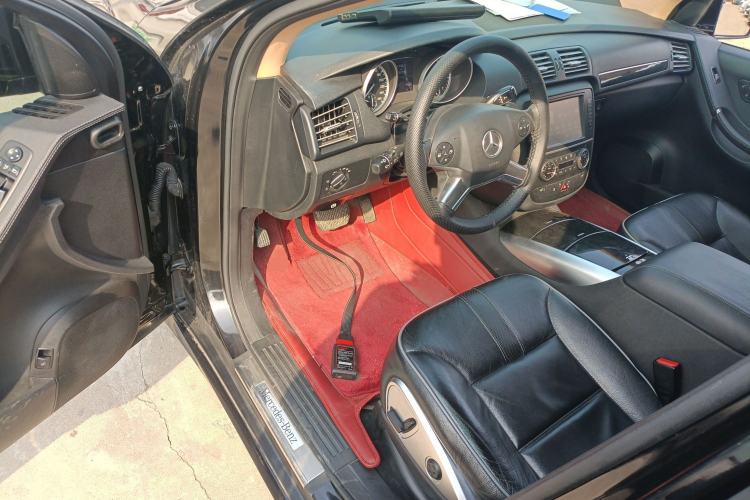 Used Mercedes-Benz R-Class 2017 R 320 4MATIC Business Edition Prestige Model