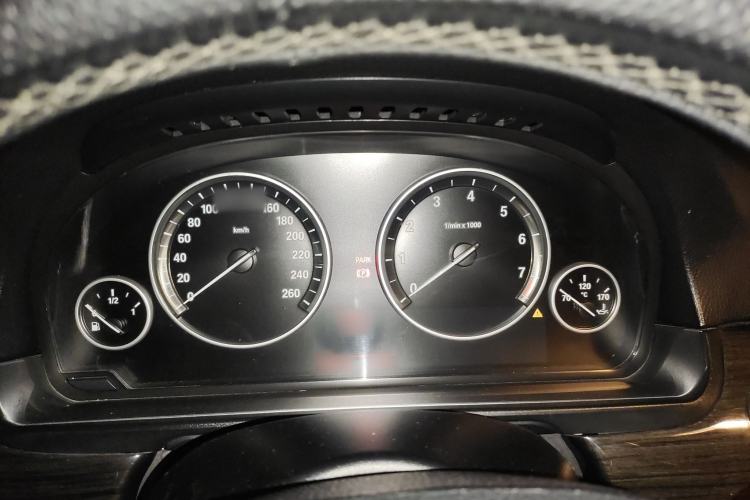 Used BMW 5 Series 2014 525Li Luxury Design Package
