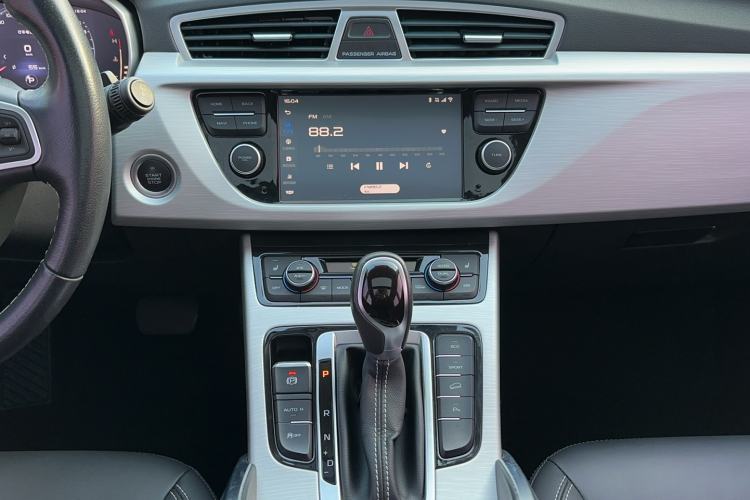 Used Geely Auto Emgrand X7 Sport 2018 1.8TD Automatic Two-Wheel Drive Smart Connect 4G Internet Edition