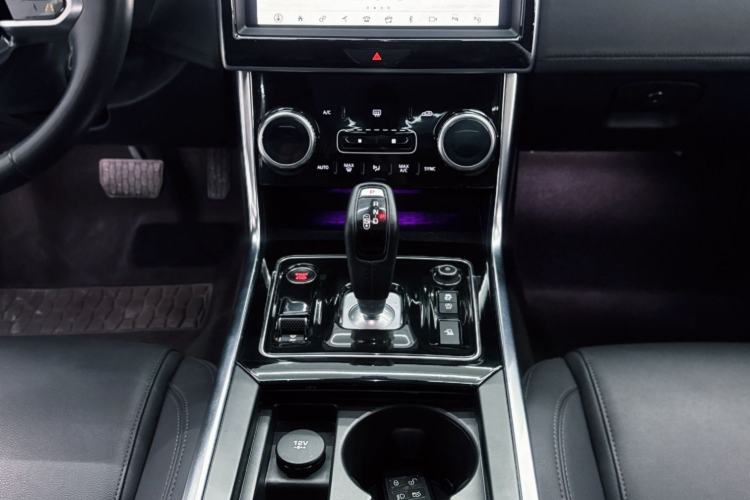 Used Jaguar XEL 2020 2.0T 250 PS SE Tech-Elegant Edition
