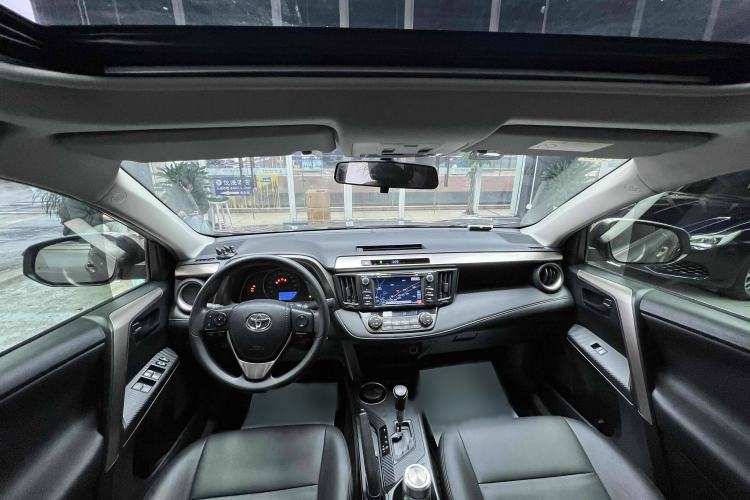 Used Toyota RAV4 2015 2.0L CVT Two-Wheel Drive Fashion Edition
