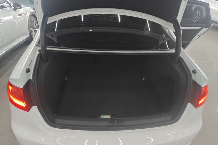 Used Audi A4L 2016 35 TFSI Collector's Edition Automatic Standard Model
