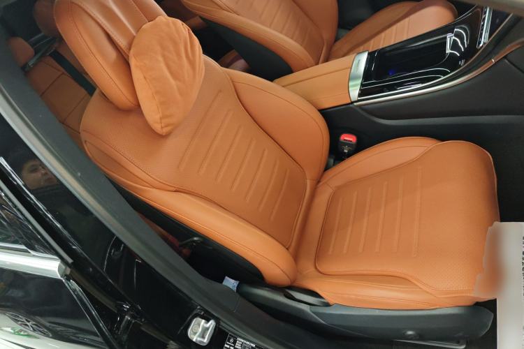 Used Mercedes-Benz GLC 2024 GLC 260 L 4MATIC Dynamic Edition 5-seater